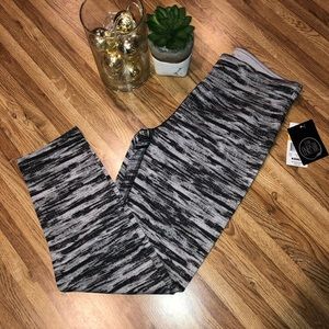 HIGH ENERGIE LEGGINGS!!!